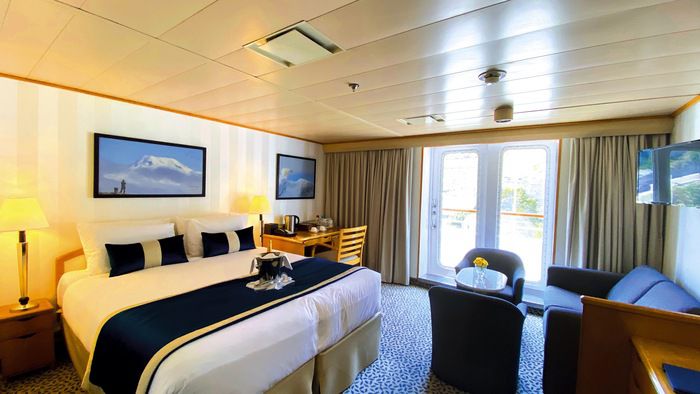 Riviera Suite (Deck 6)